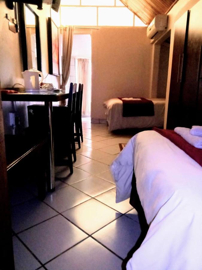Rustenburg Guesthouse Eksteriør billede