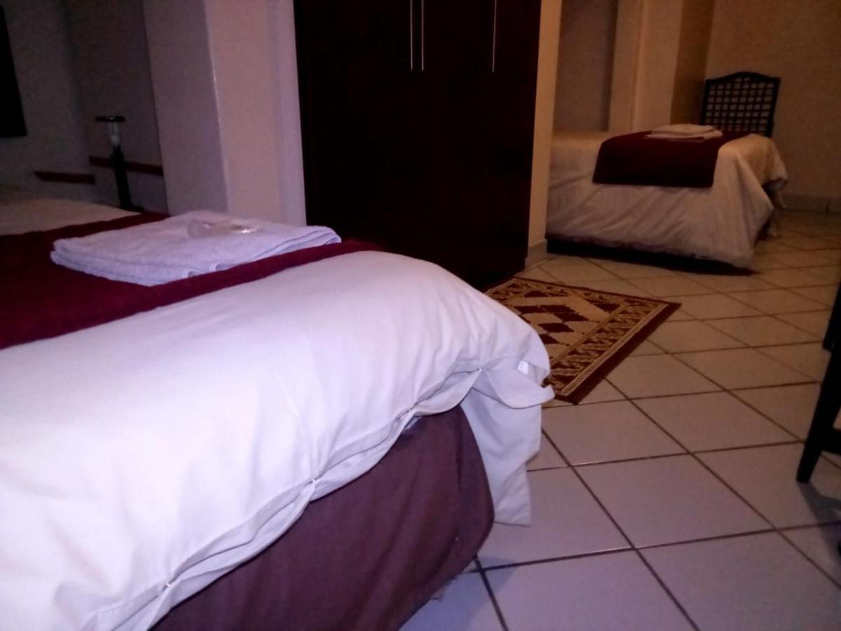 Rustenburg Guesthouse Eksteriør billede