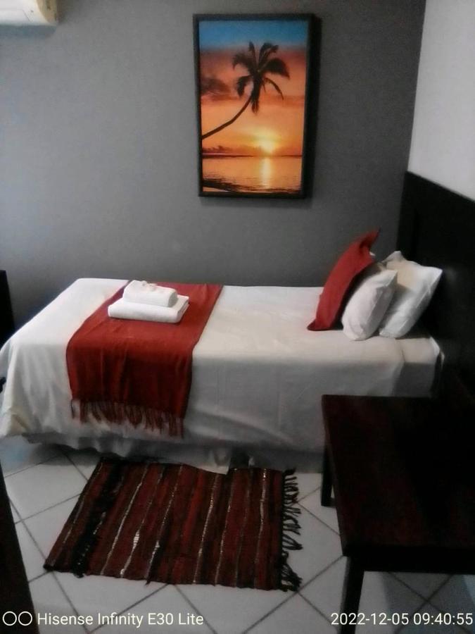 Rustenburg Guesthouse Eksteriør billede