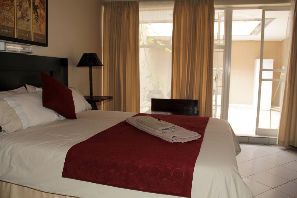 Rustenburg Guesthouse Eksteriør billede